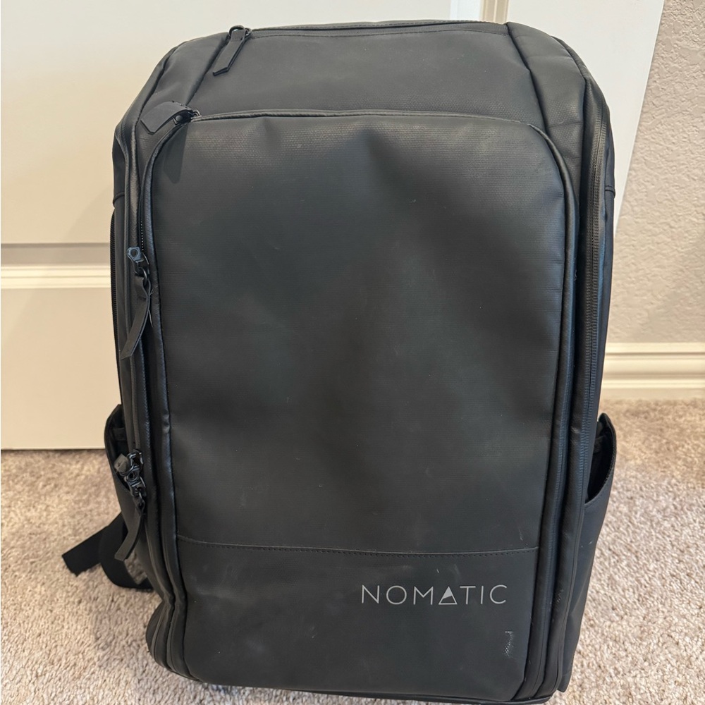 Nomatic Expandable Backpack